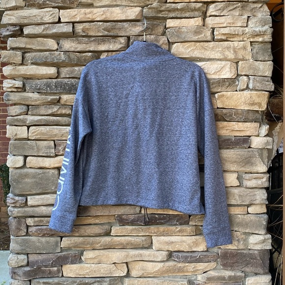 💕NWT💕 (S,M,XL) Calvin Klein Cropped Sweatshirt - Picture 3 of 7